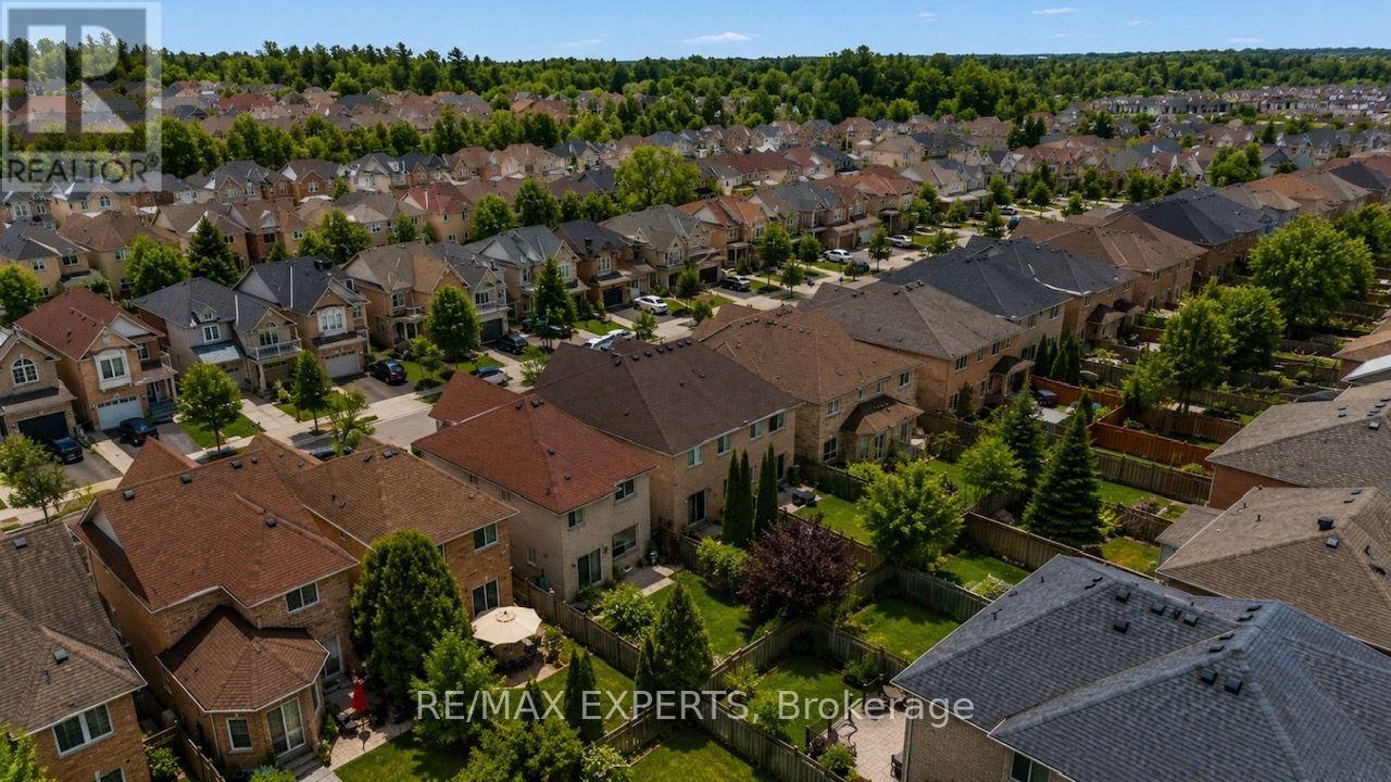 62 COLONIAL CRESCENT - 4
