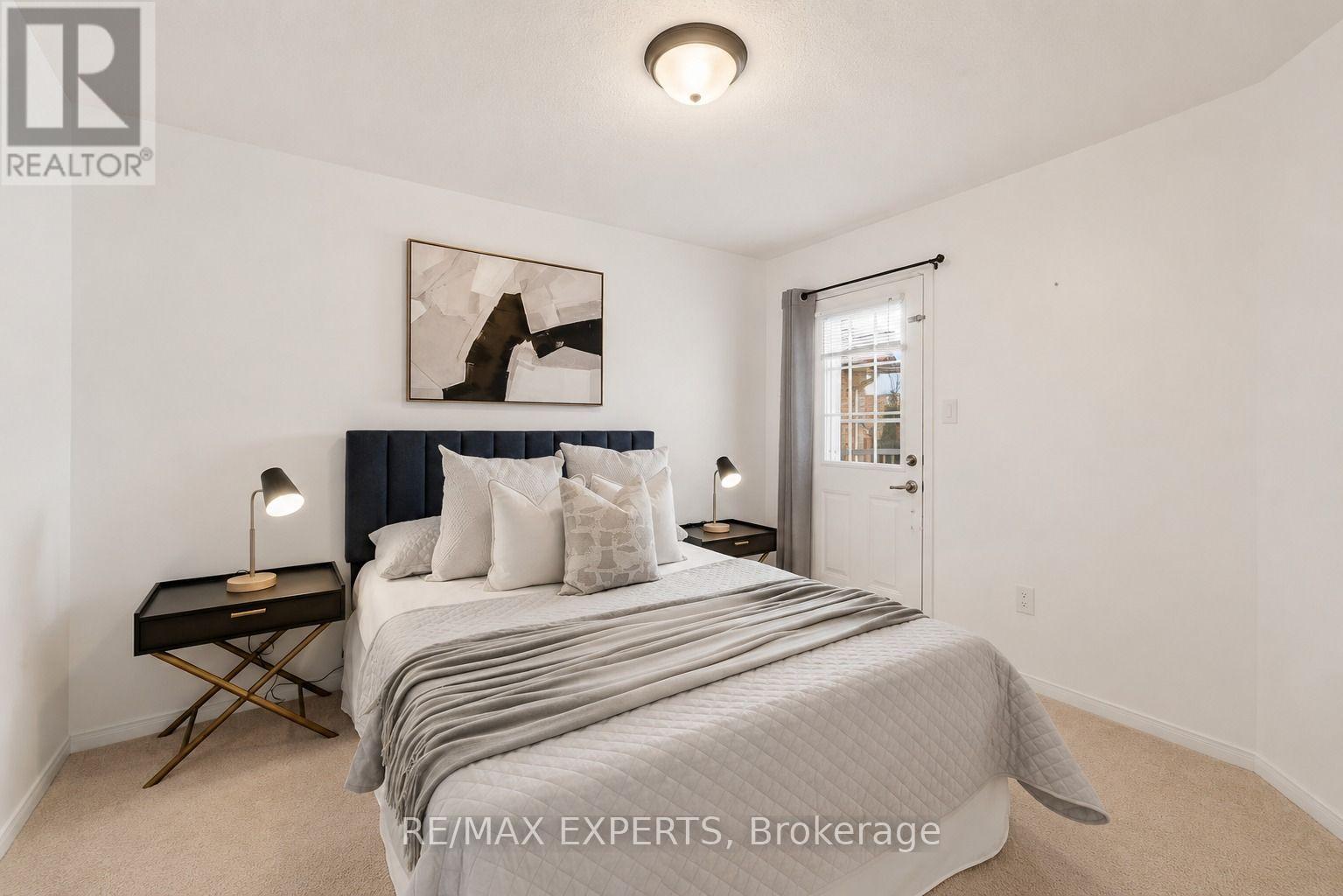 62 COLONIAL CRESCENT - 33