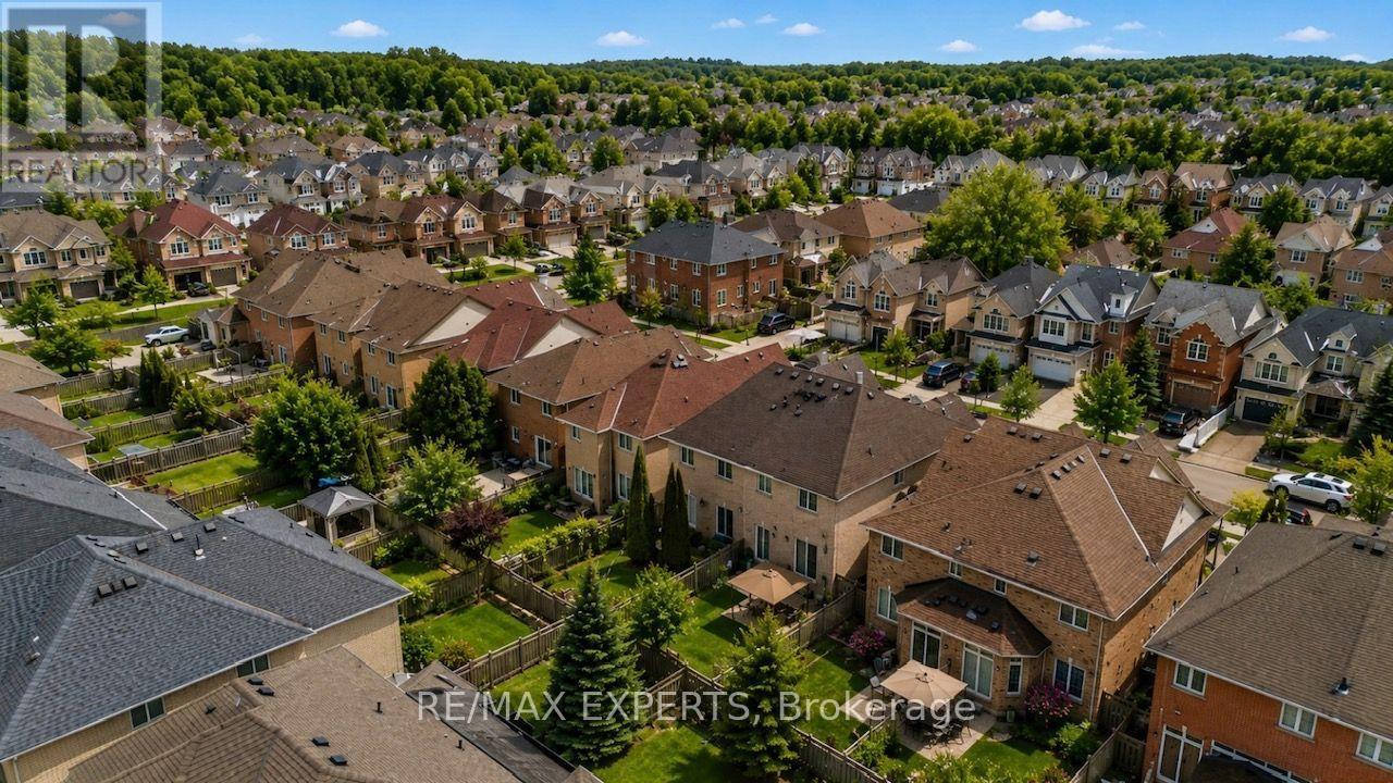 62 COLONIAL CRESCENT - 3