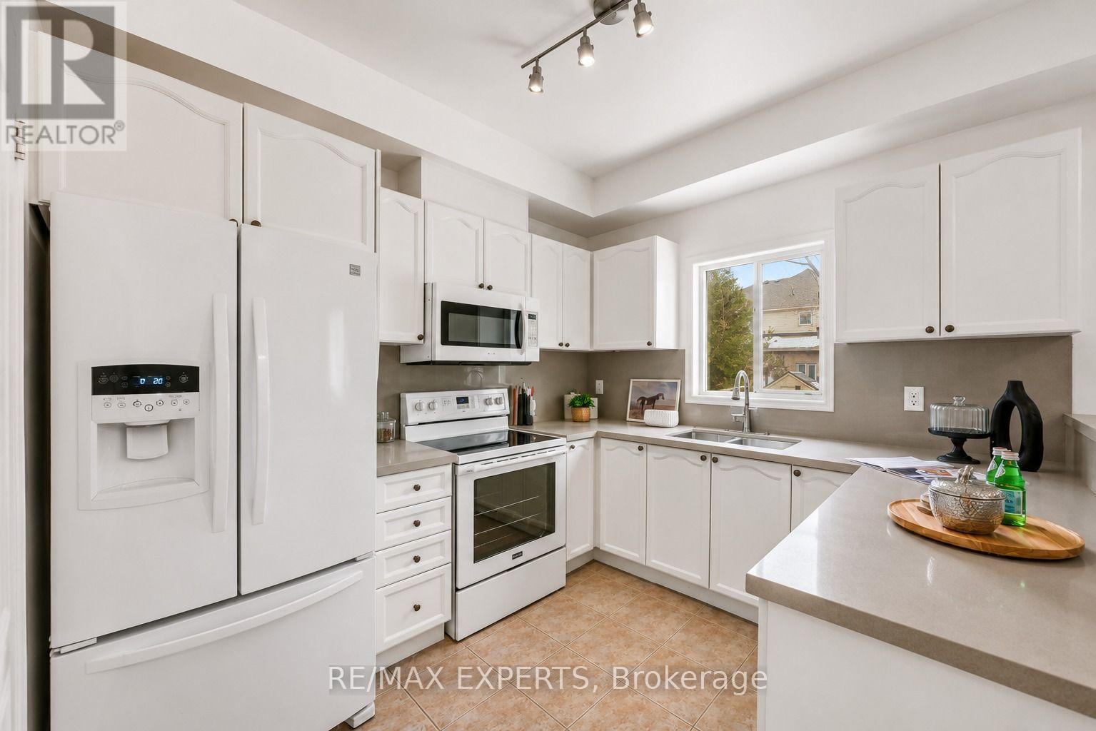 62 COLONIAL CRESCENT - 41