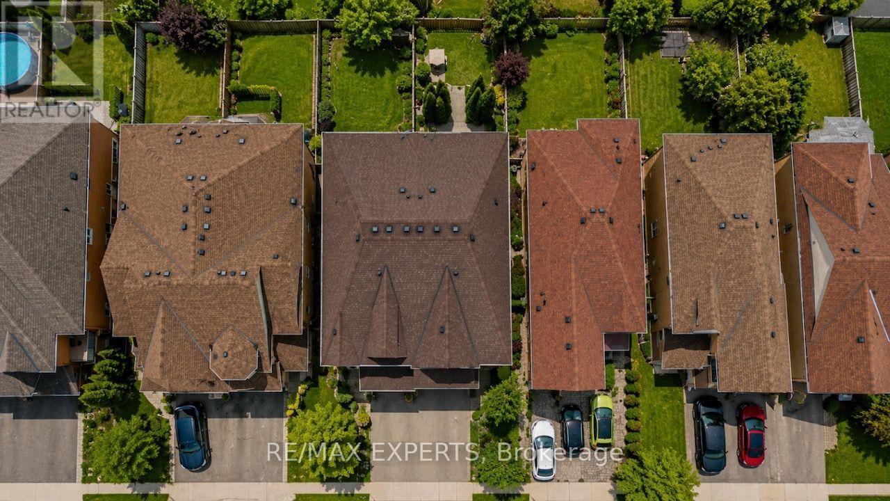 62 COLONIAL CRESCENT - 5