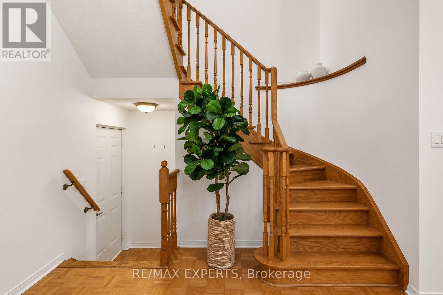 62 COLONIAL CRESCENT - 47