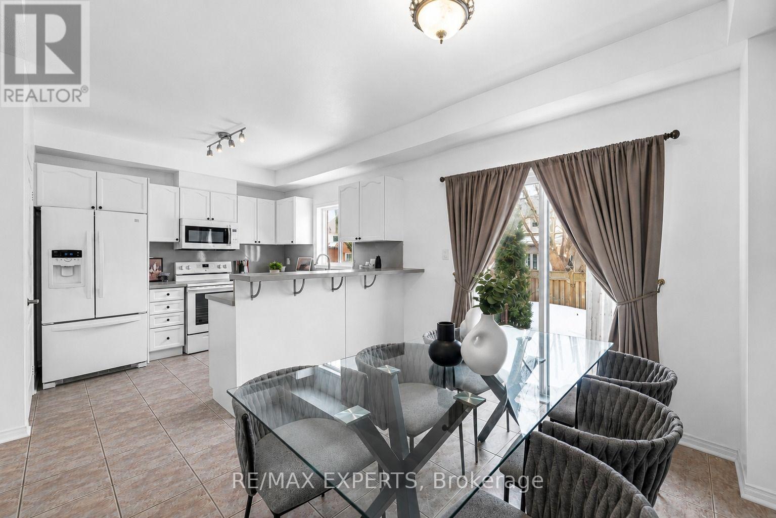 62 COLONIAL CRESCENT - 49