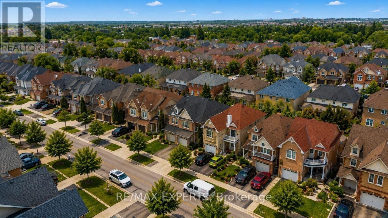 62 COLONIAL CRESCENT - 7