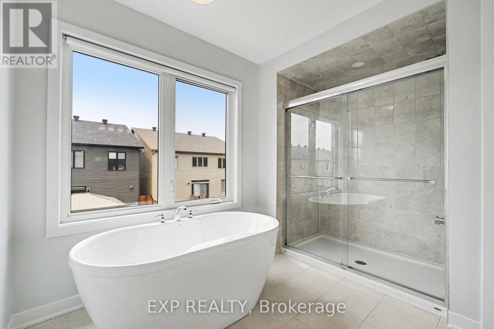 4 Bed, 4 Bath House for Sale in Ottawa – 818 CROSSGATE STREET, Ottawa – MLS# X13568498 - Image 23