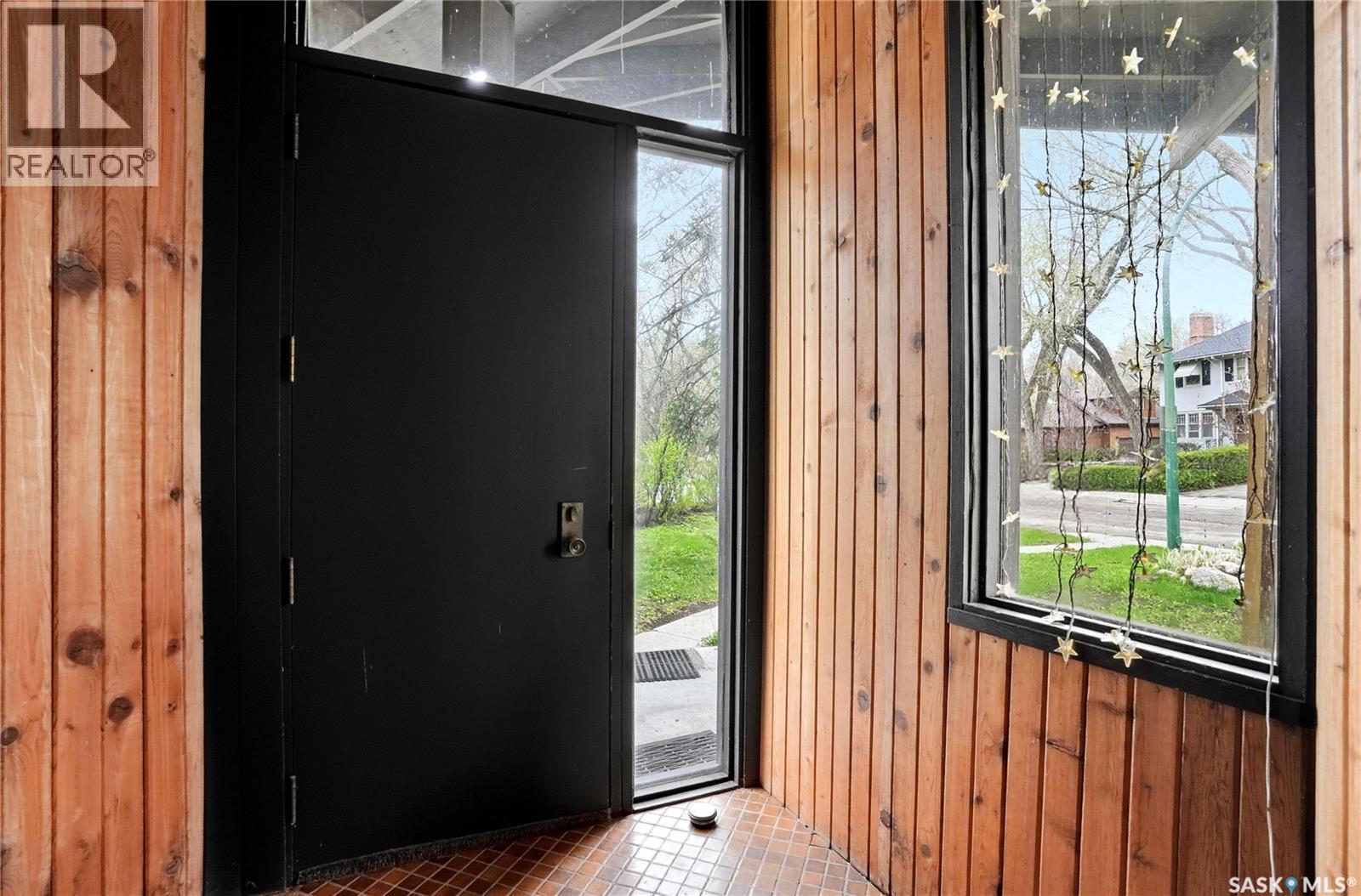 160 Leopold CRESCENT - 3