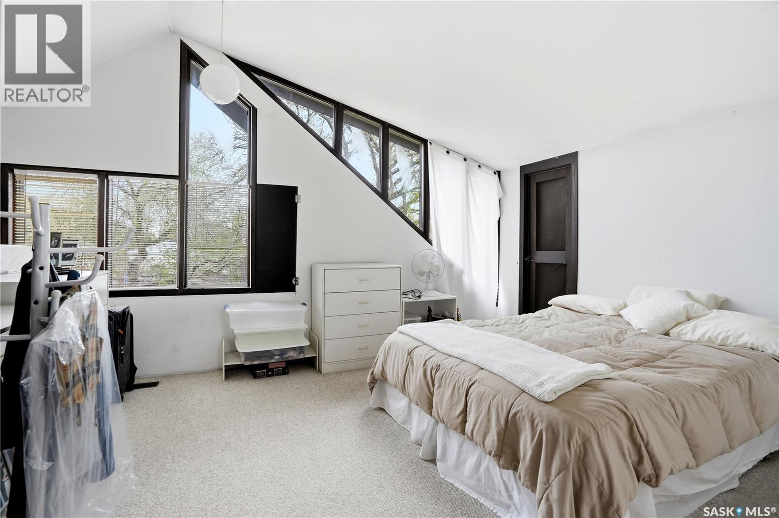 160 Leopold CRESCENT - 27