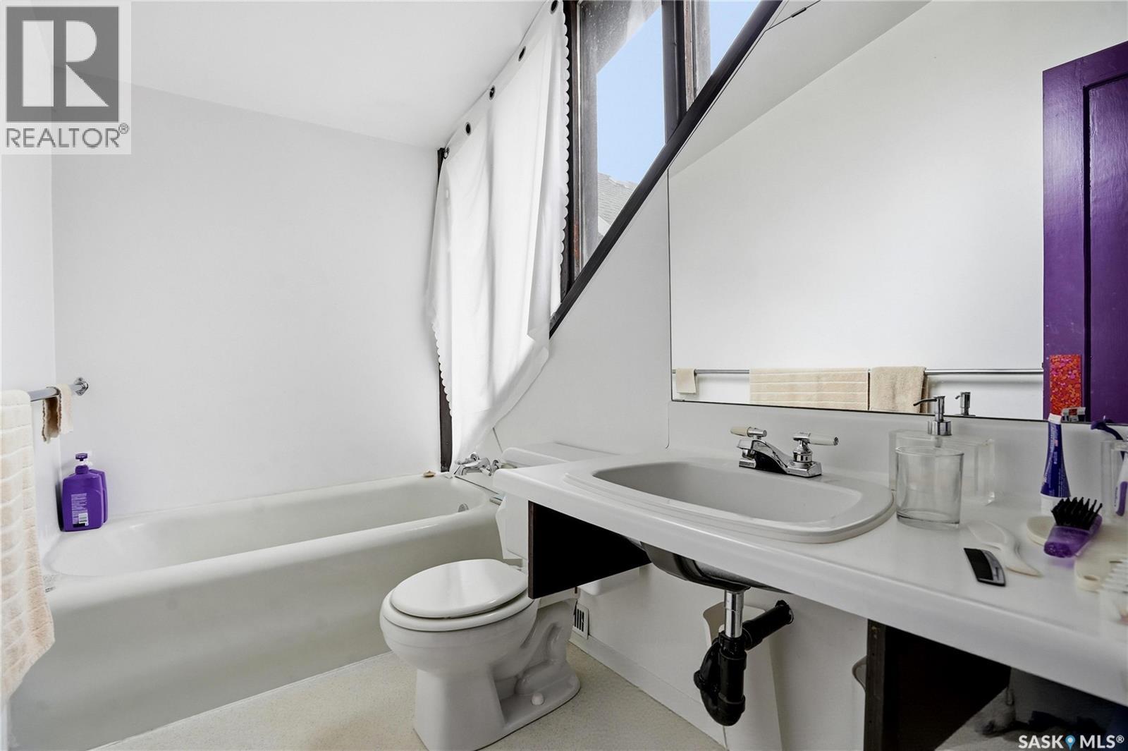 160 Leopold CRESCENT - 32