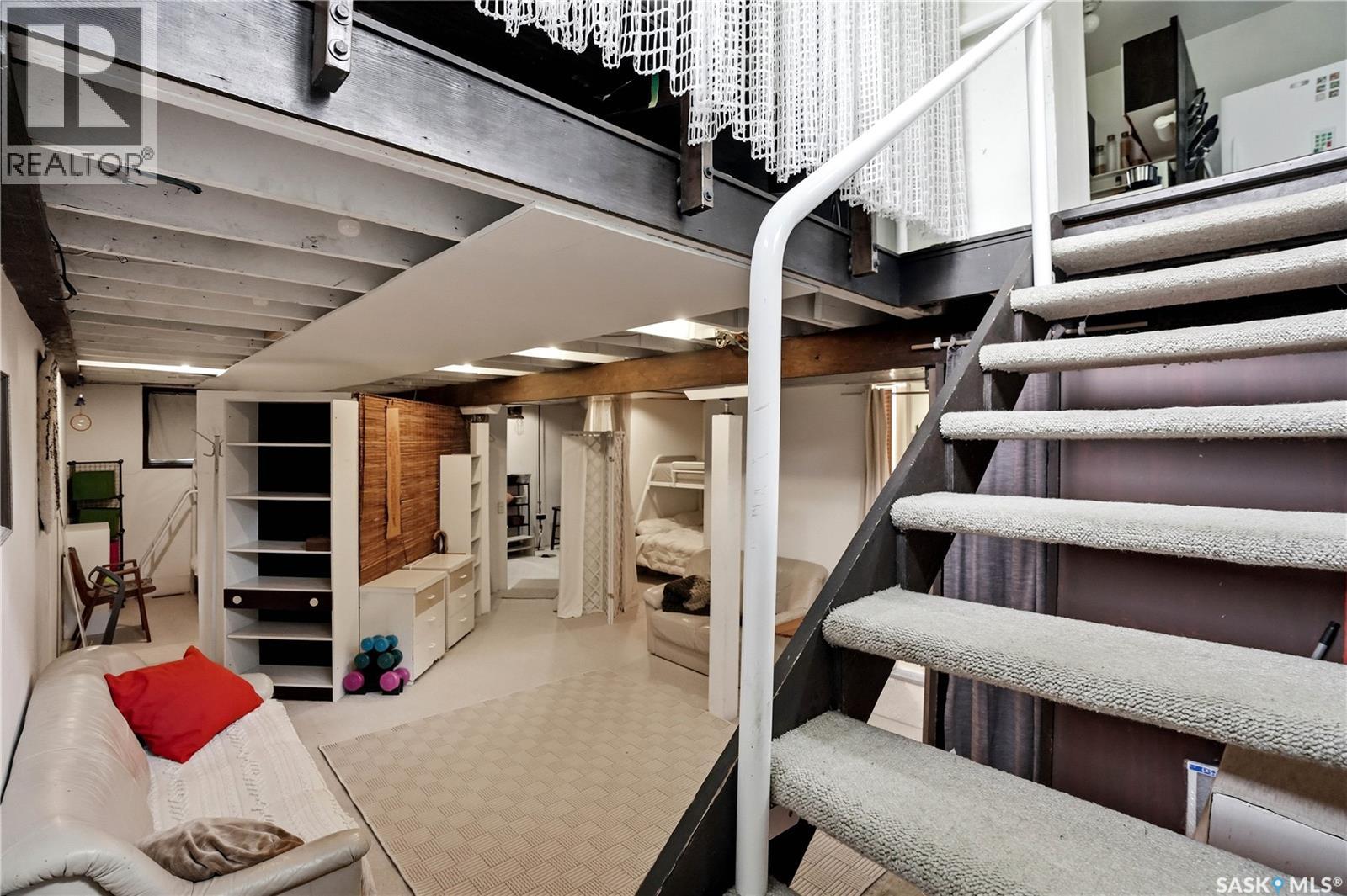 160 Leopold CRESCENT - 34