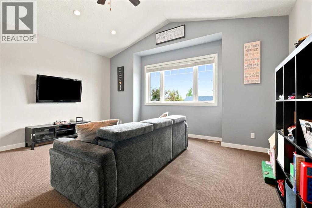 115 Stephenson Crescent - 11