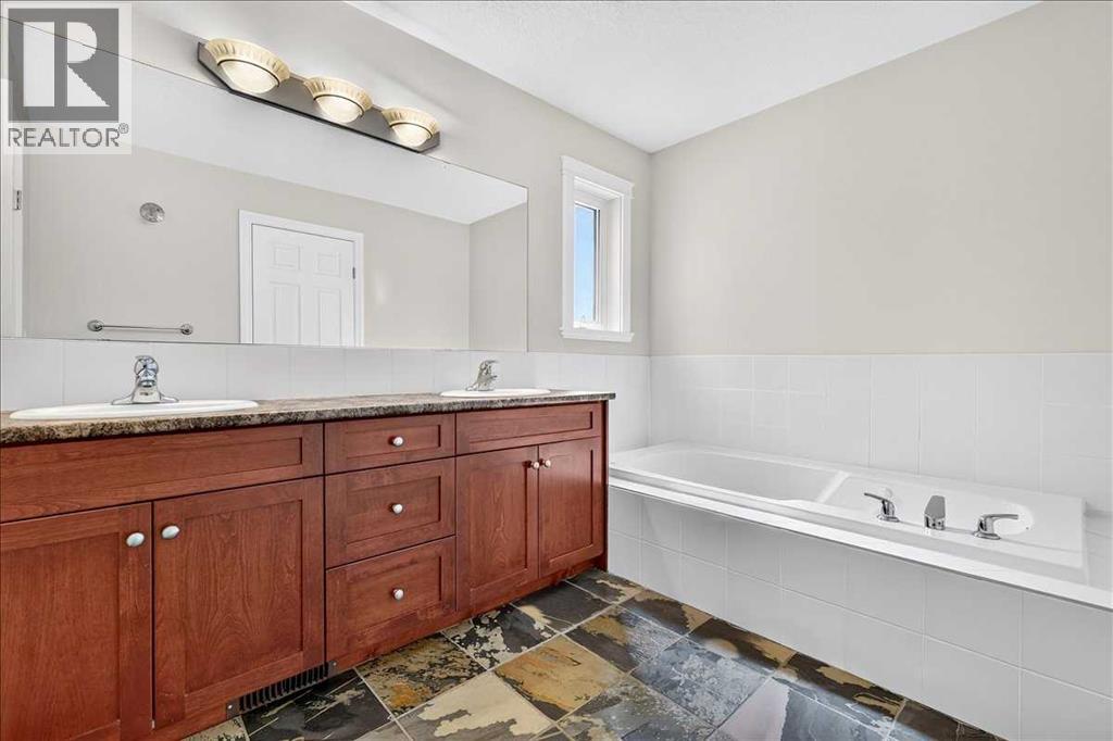 125 25 Avenue NW - 29
