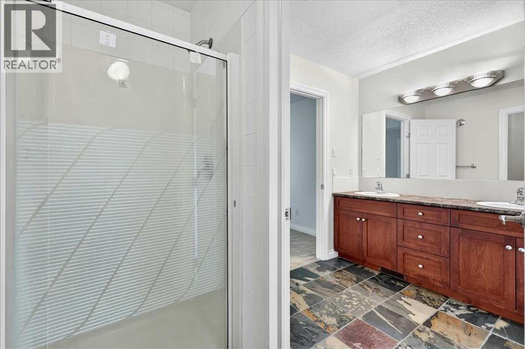 125 25 Avenue NW - 30