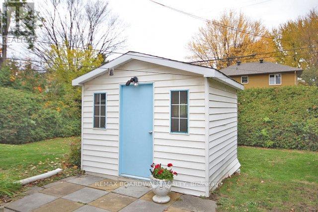 3 Bed, 2 Bath House for Rent in Ottawa – 209 KNOX CRESCENT, Ottawa – MLS# X13569020 - Image 20