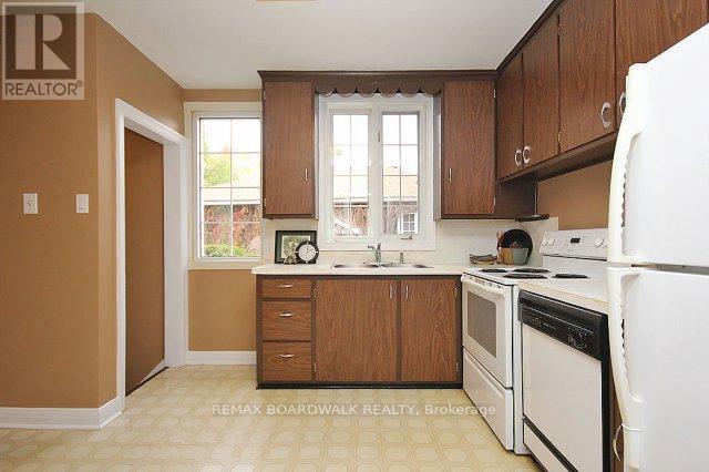 3 Bed, 2 Bath House for Rent in Ottawa – 209 KNOX CRESCENT, Ottawa – MLS# X13569020 - Image 7