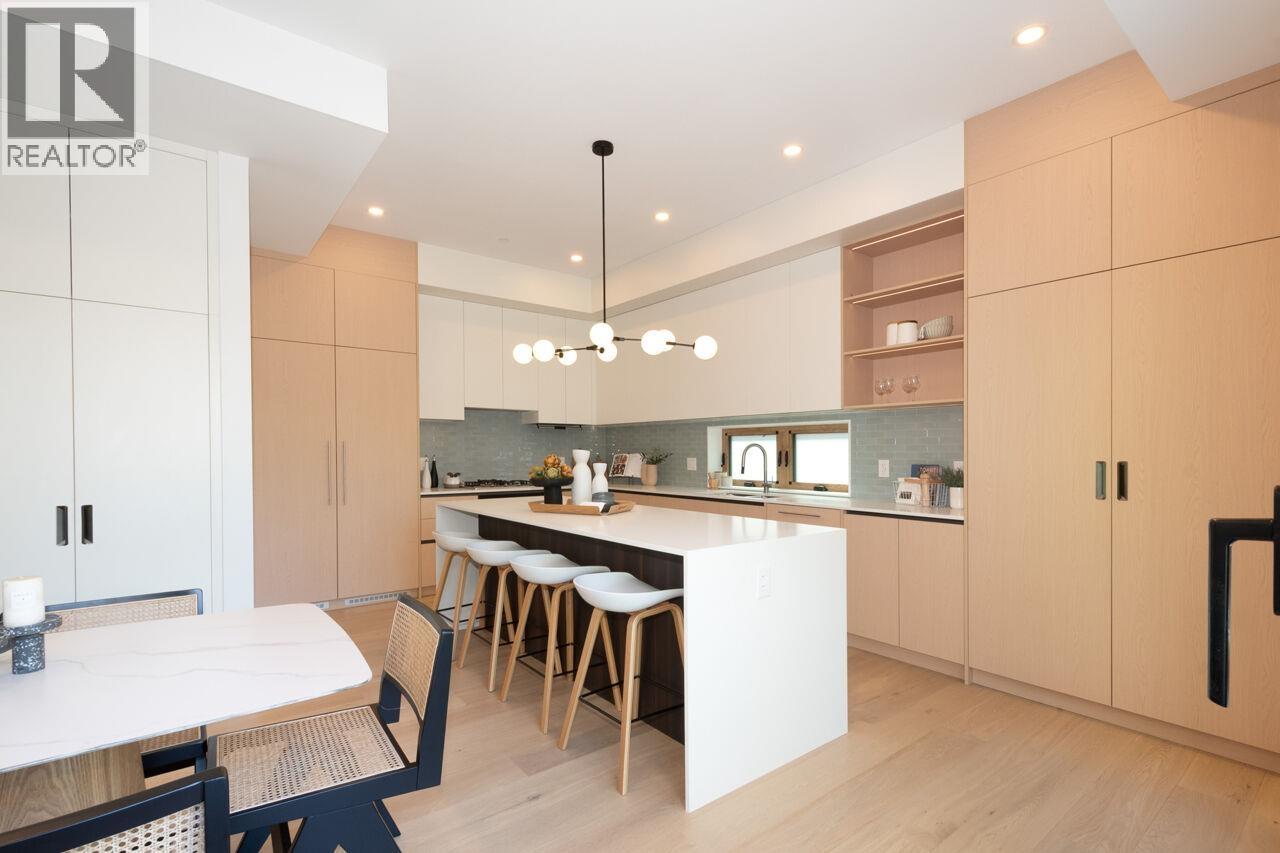 1 3120 W 11TH AVENUE, Vancouver