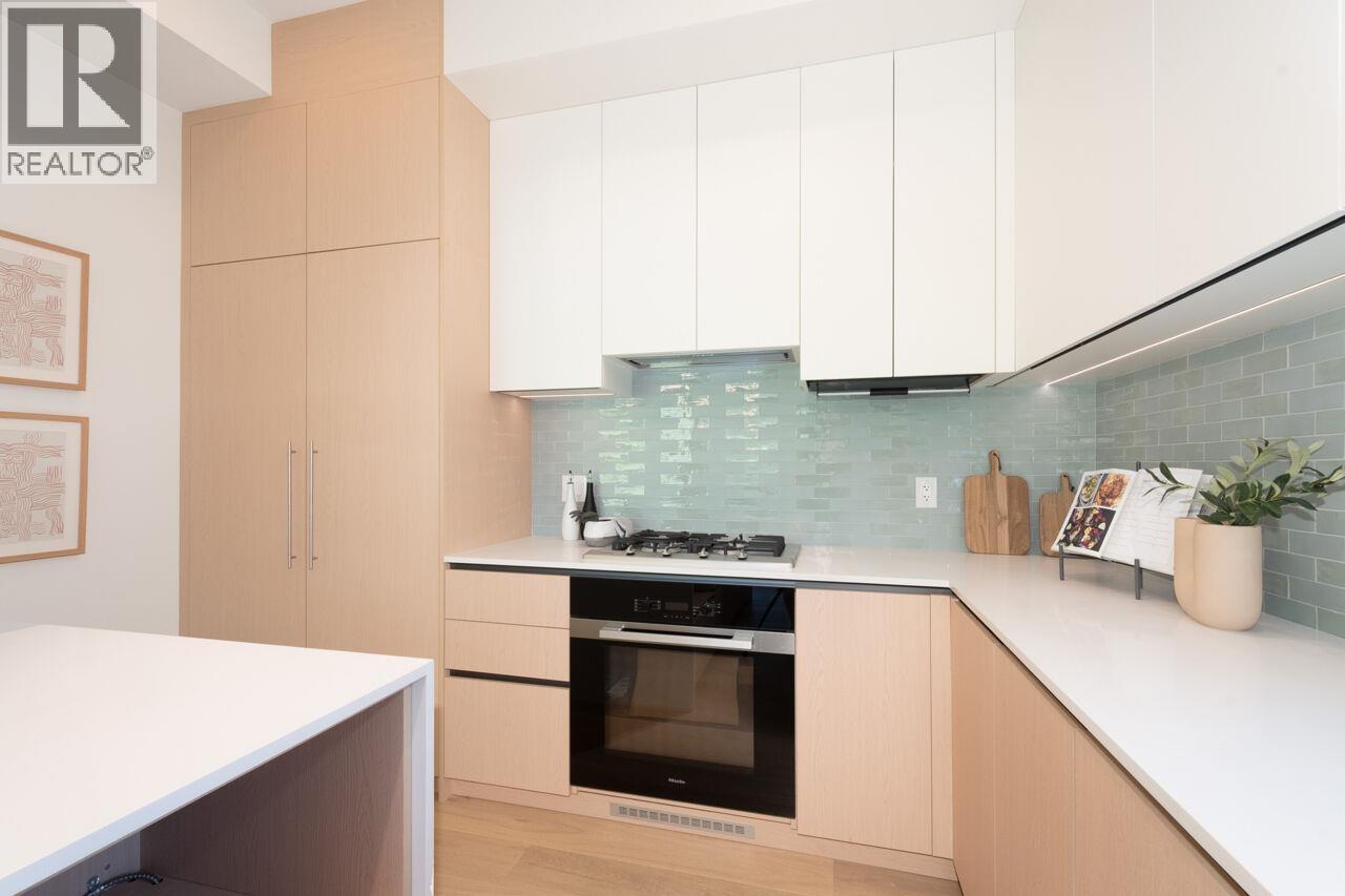 1 3120 W 11TH AVENUE, Vancouver
