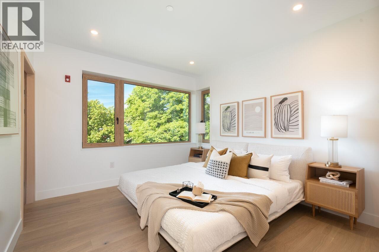 1 3120 W 11TH AVENUE, Vancouver