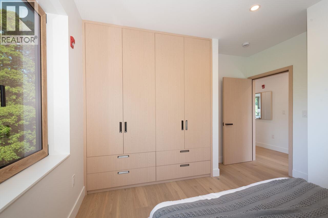 1 3120 W 11TH AVENUE, Vancouver