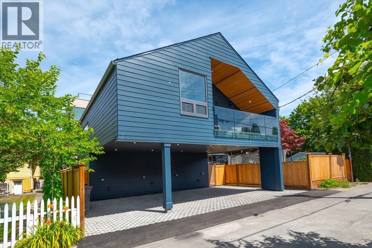 3122 W 11TH AVENUE