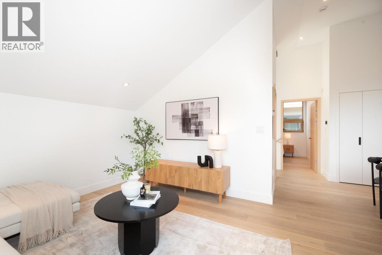 3122 W 11TH AVENUE, Vancouver