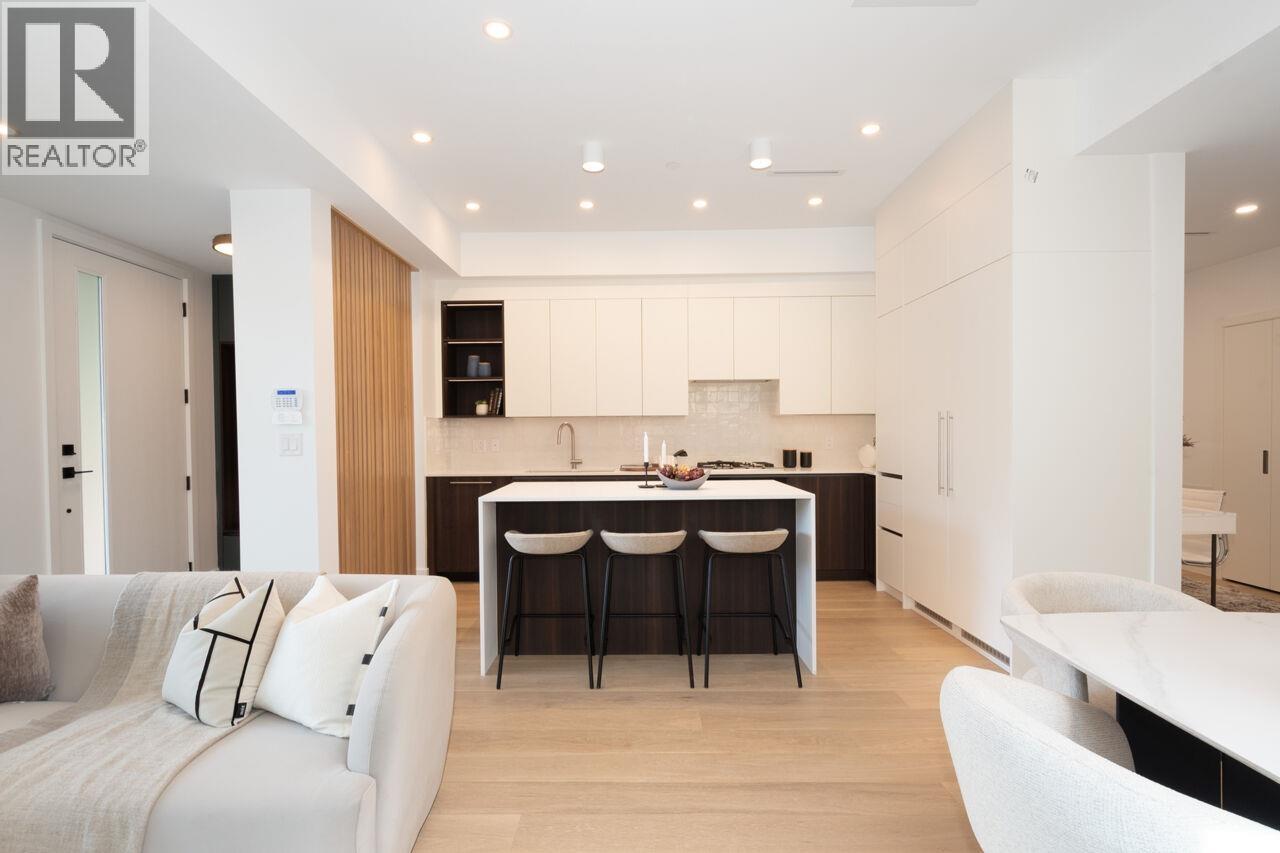3 3120 W 11TH AVENUE, Vancouver