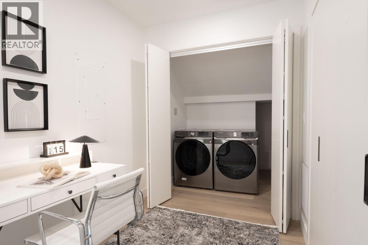 3 3120 W 11TH AVENUE, Vancouver