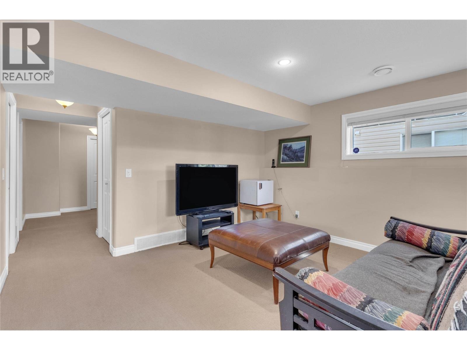 614 SOUTH CREST Drive - 28
