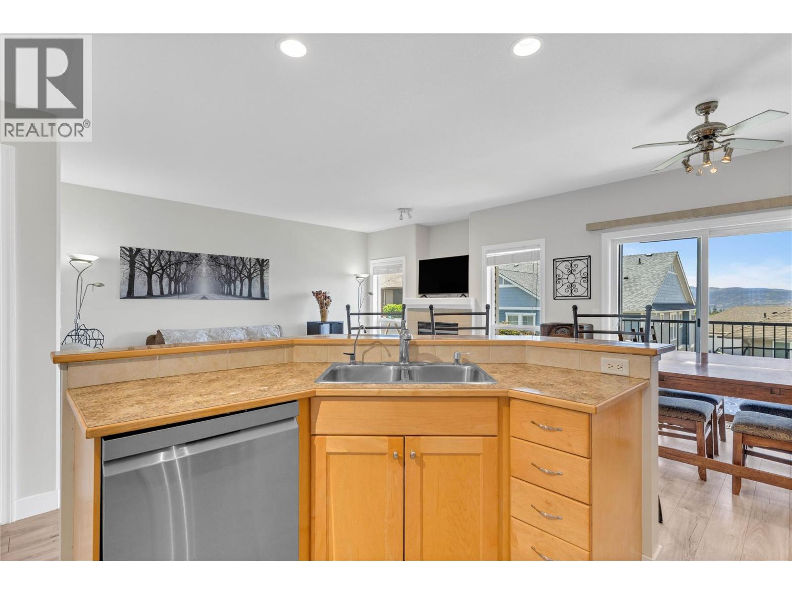 614 SOUTH CREST Drive - 9