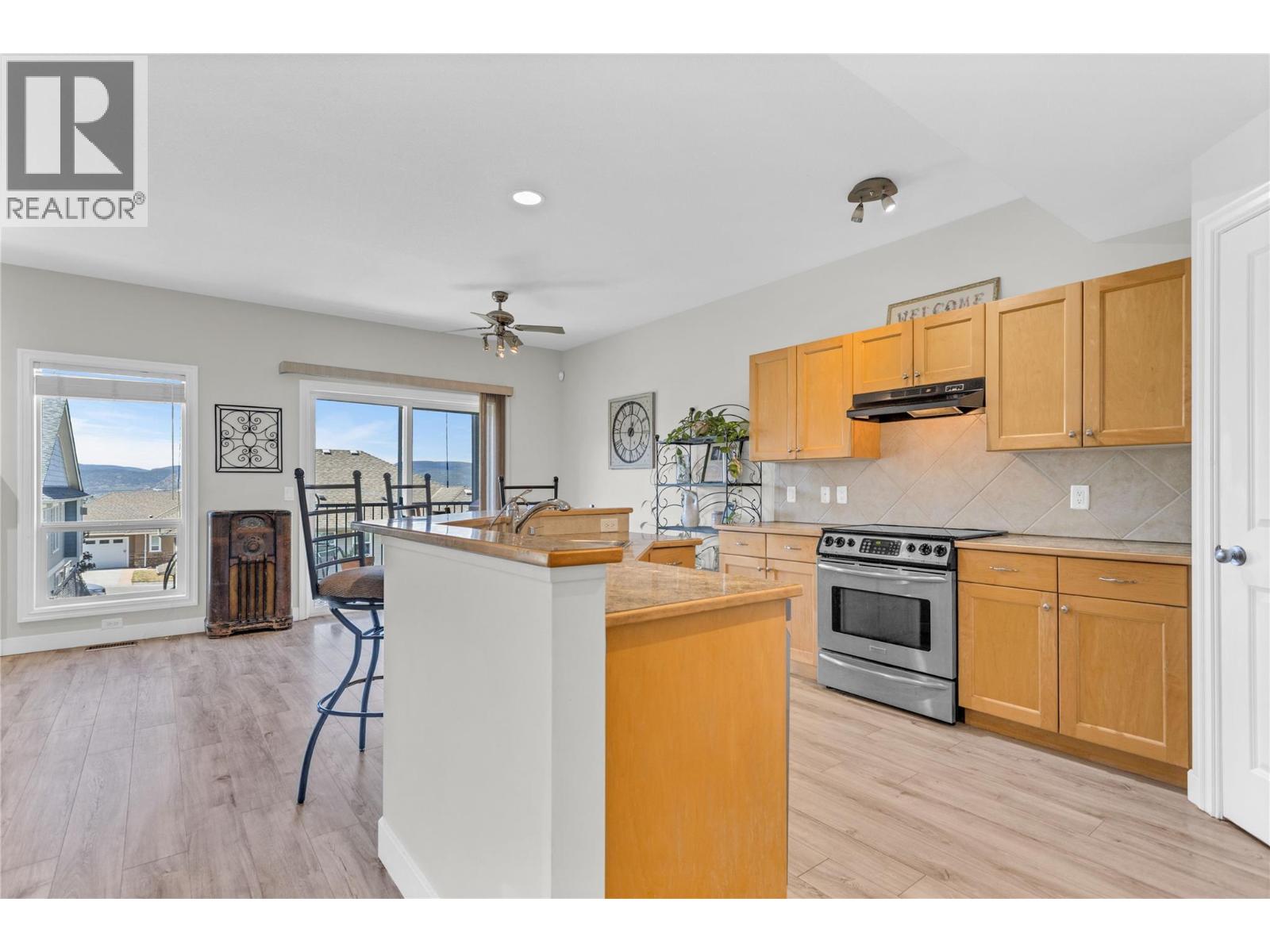 614 SOUTH CREST Drive - 8