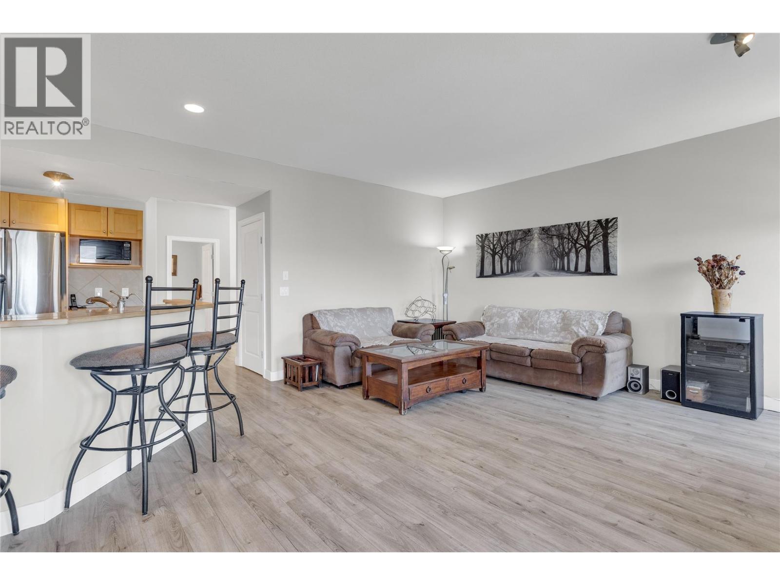 614 SOUTH CREST Drive - 14