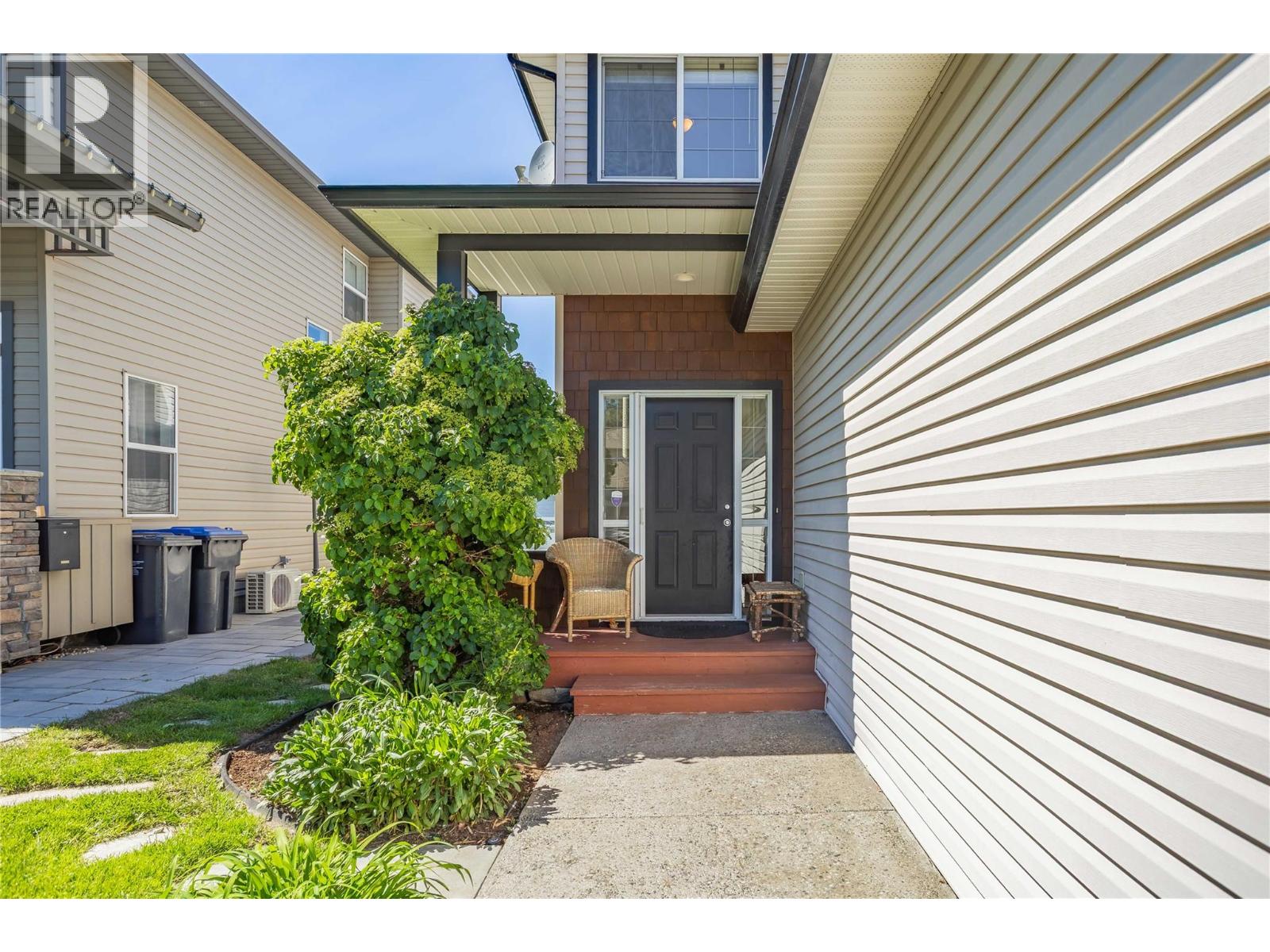 614 SOUTH CREST Drive - 3