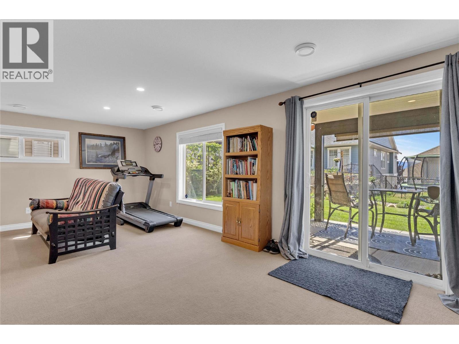 614 SOUTH CREST Drive - 30