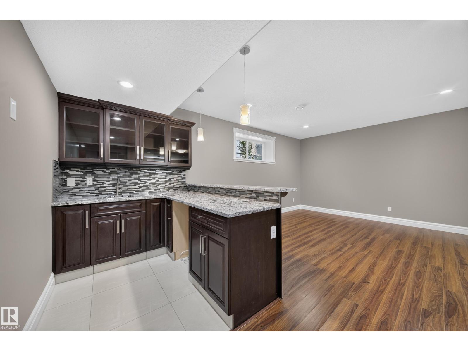 7103 168 AV NW - 52
