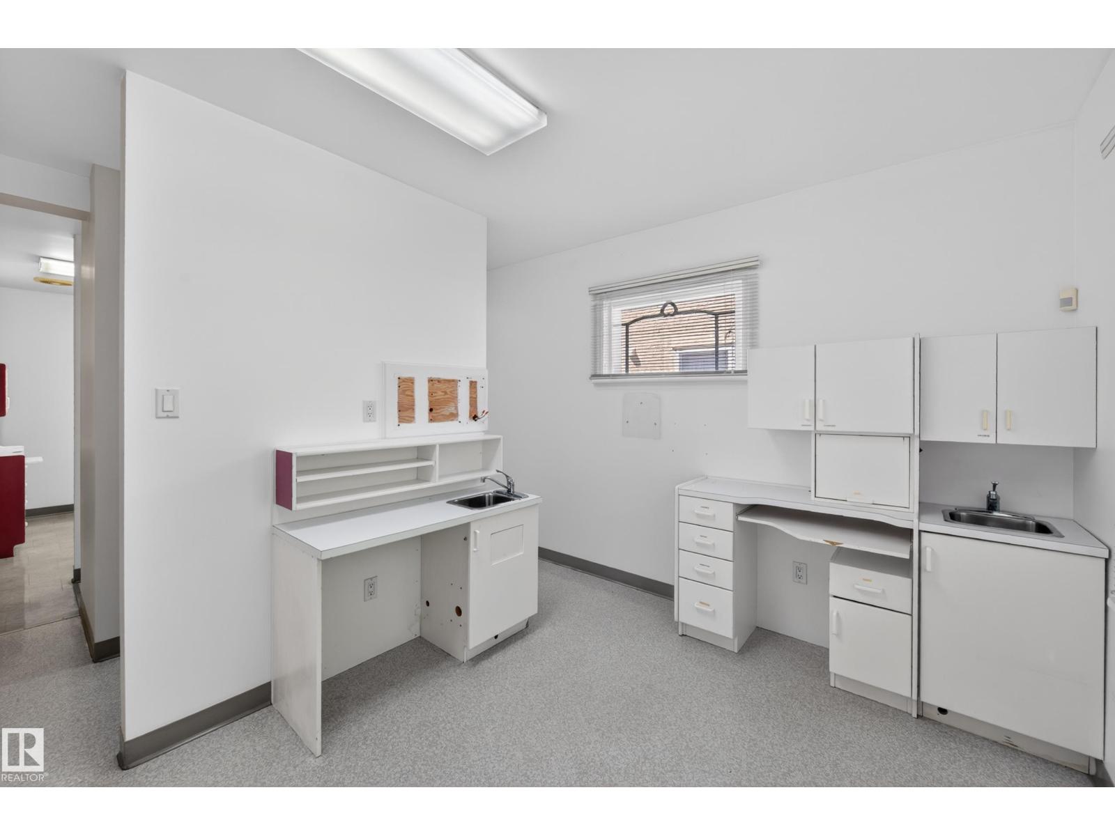 11010 106 ST NW - 16