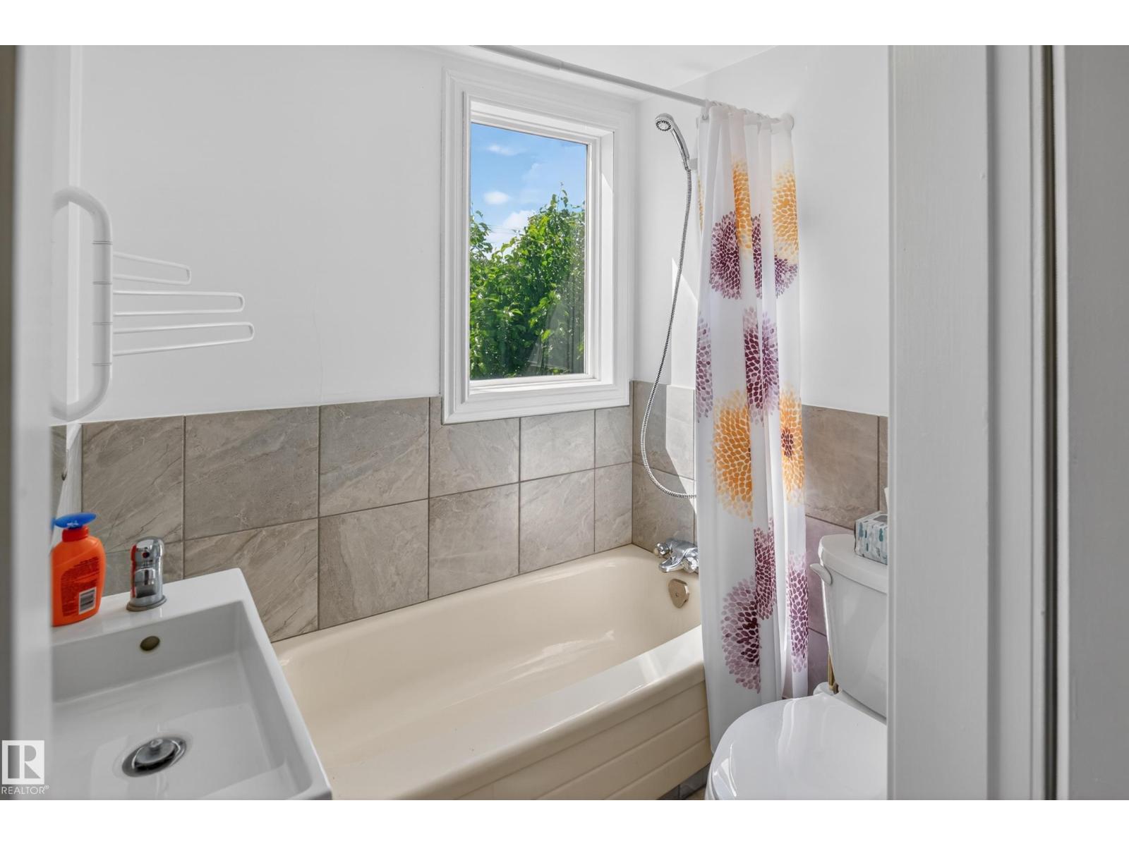 11010 106 ST NW - 36