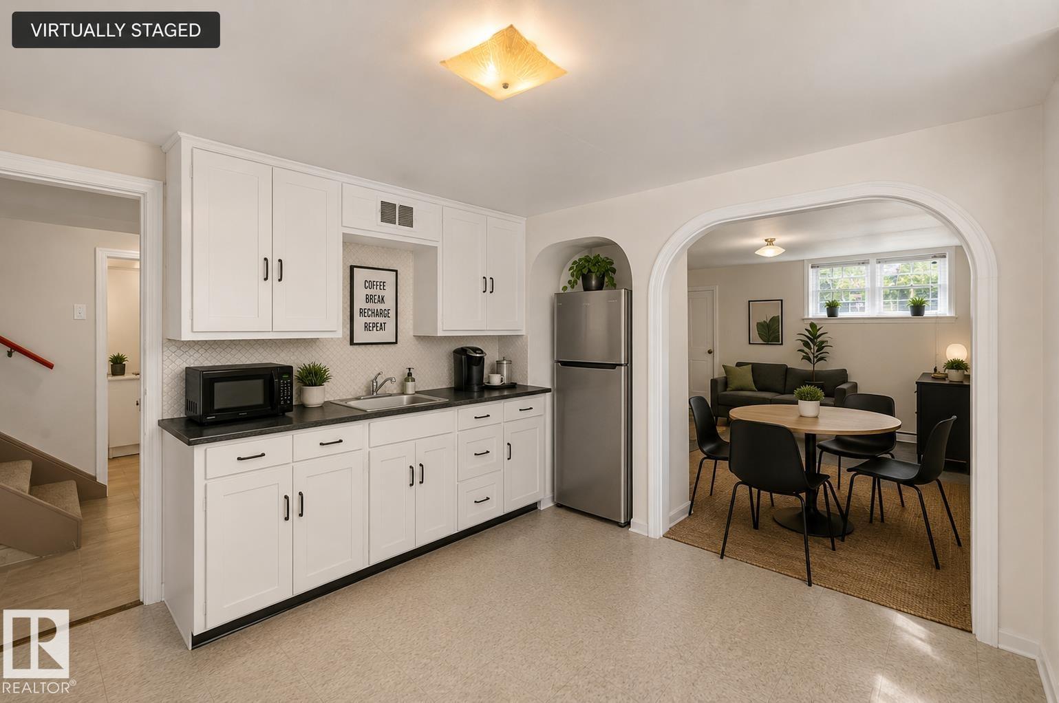 11010 106 ST NW - 44
