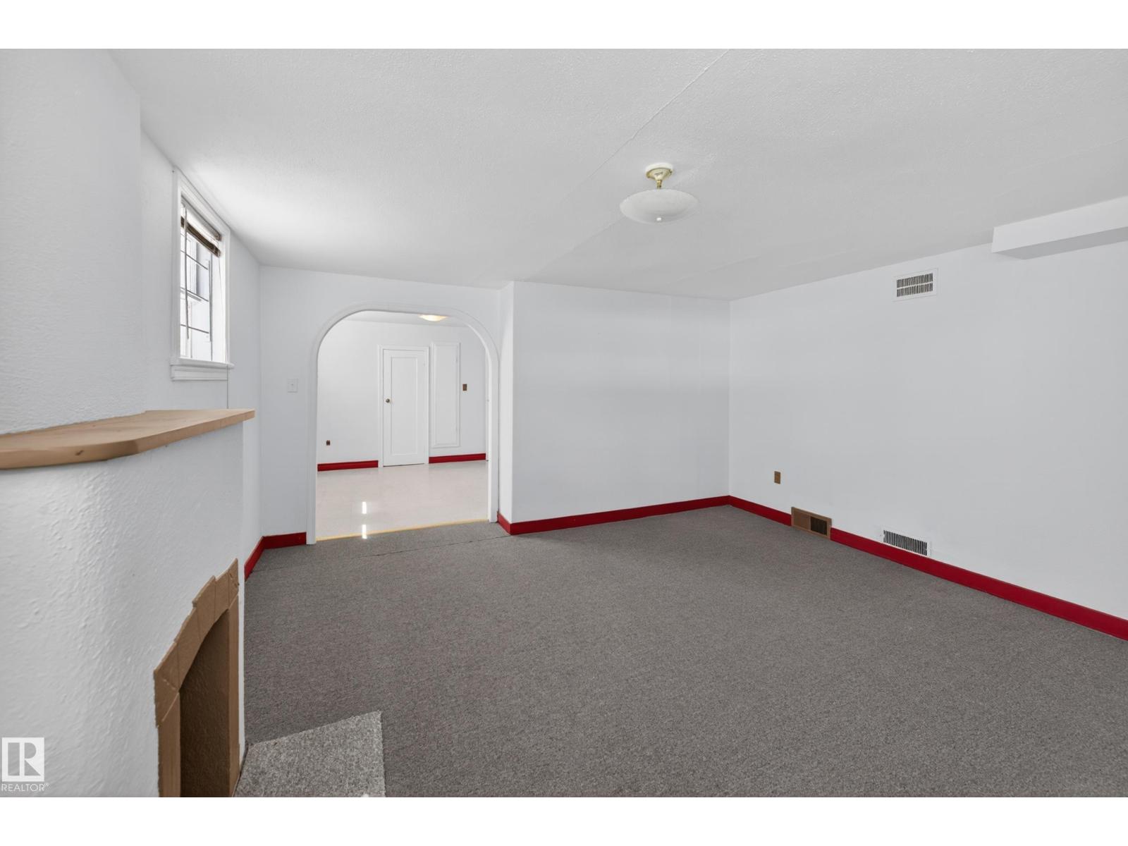 11010 106 ST NW - 47