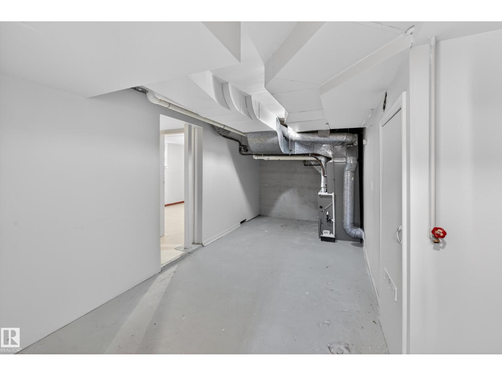 11010 106 ST NW - 48