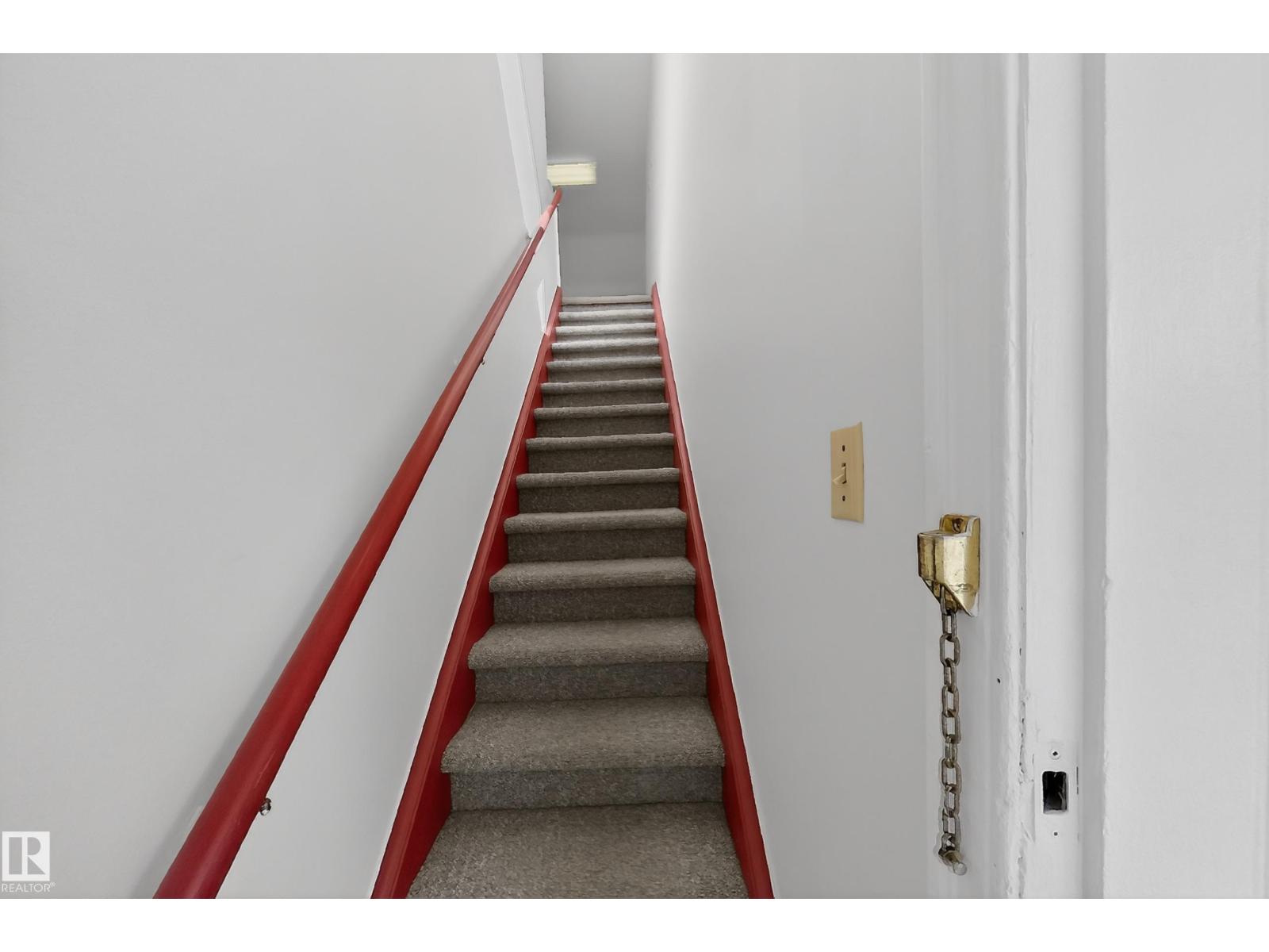 11010 106 ST NW - 55