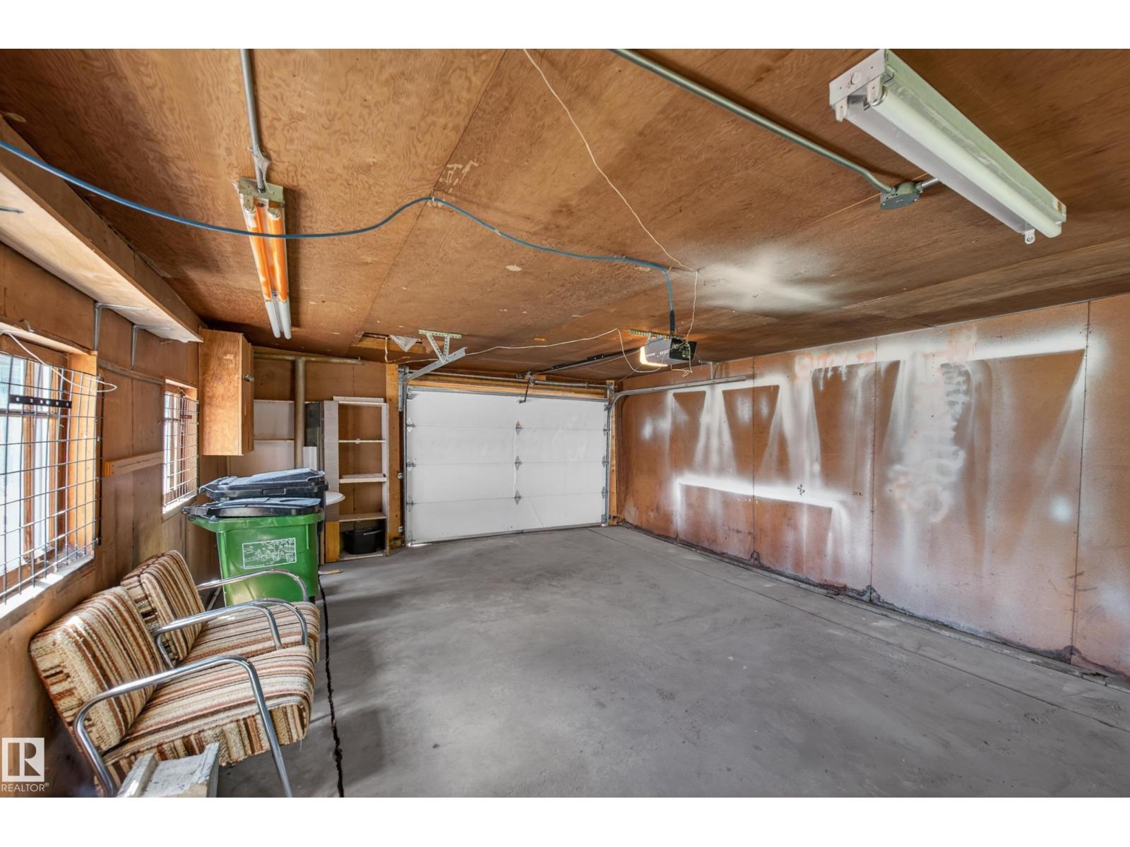 11010 106 ST NW - 63