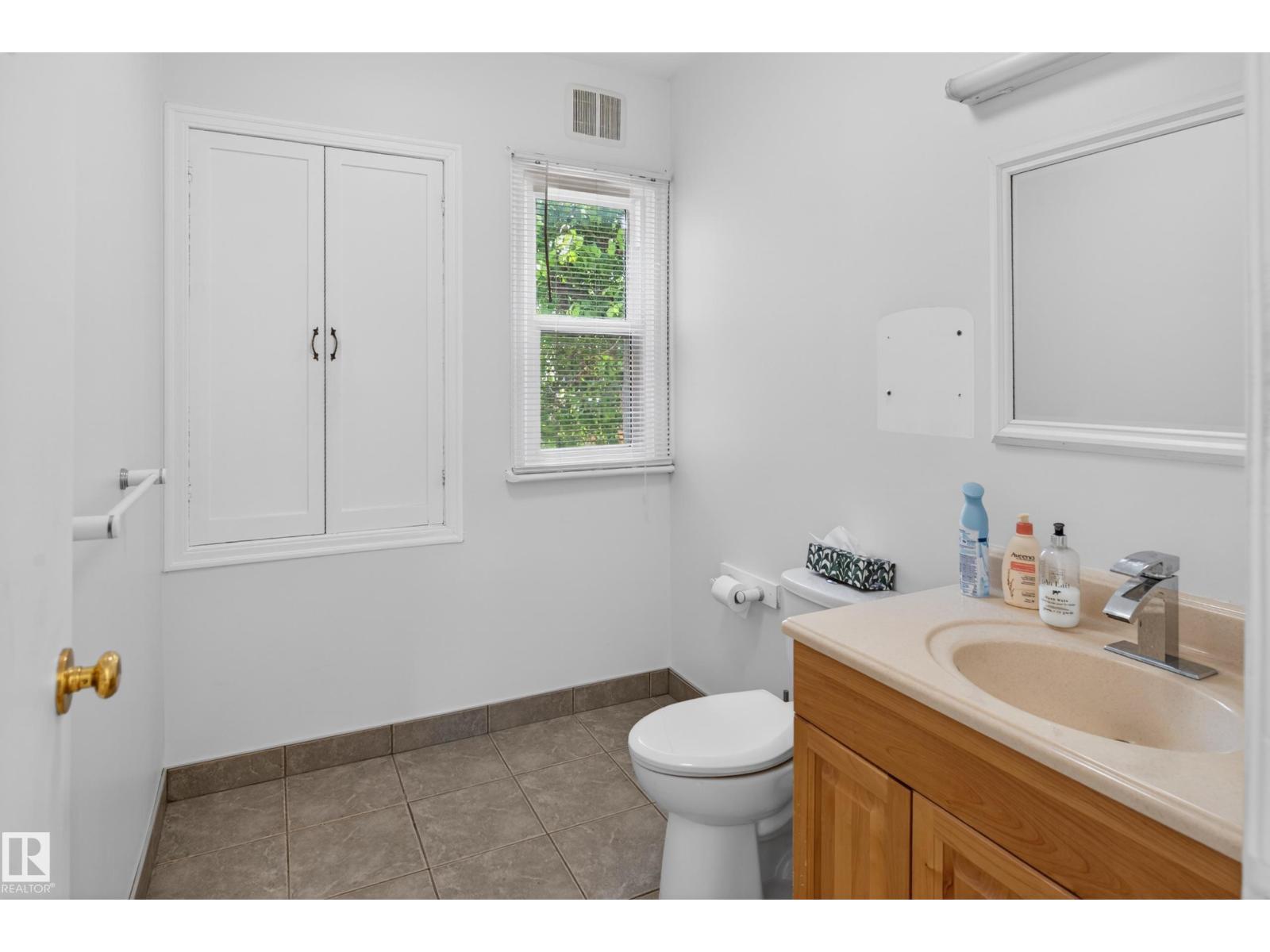 11010 106 ST NW - 9