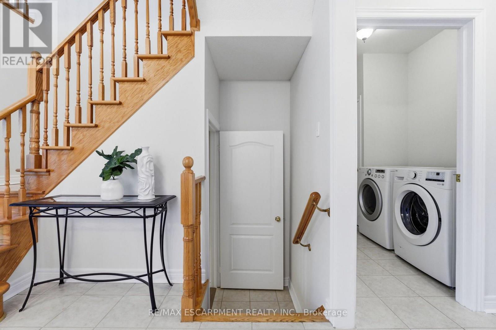 2241 GLAZEBROOK CIRCLE - 24