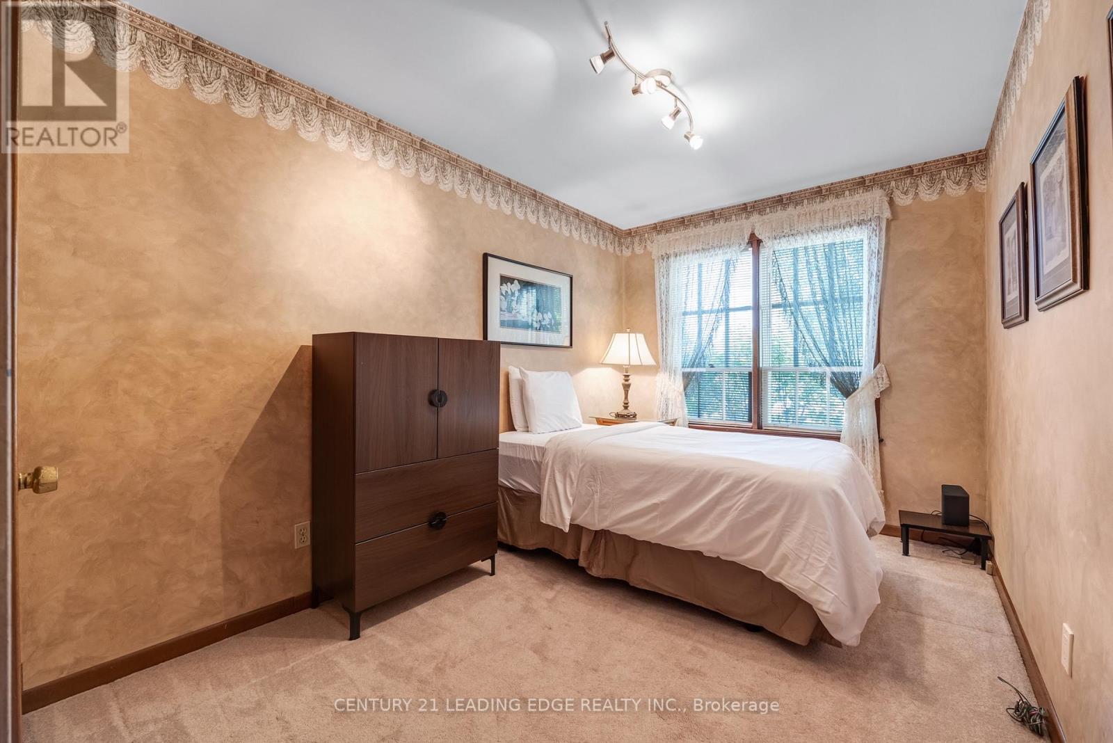 47 SHENDALE DRIVE - 24