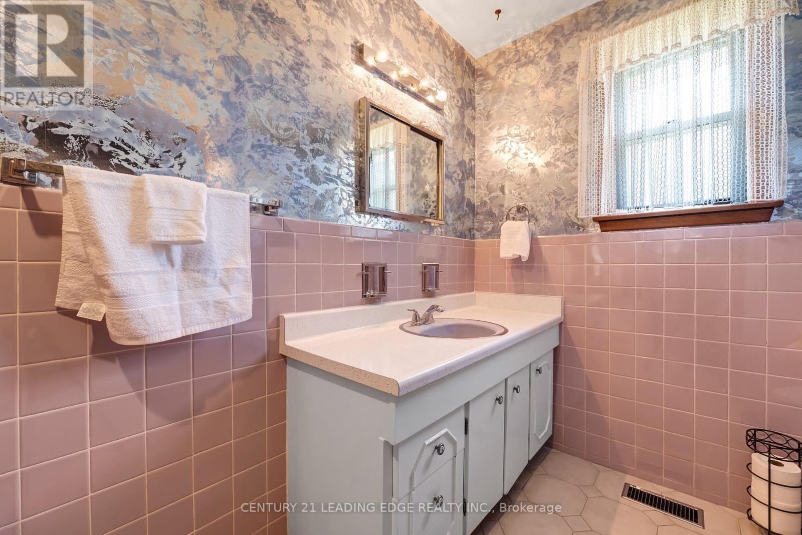 47 SHENDALE DRIVE - 25