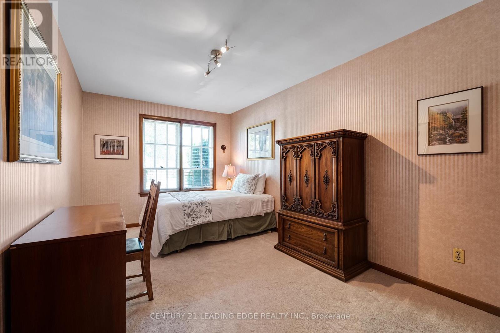 47 SHENDALE DRIVE - 27