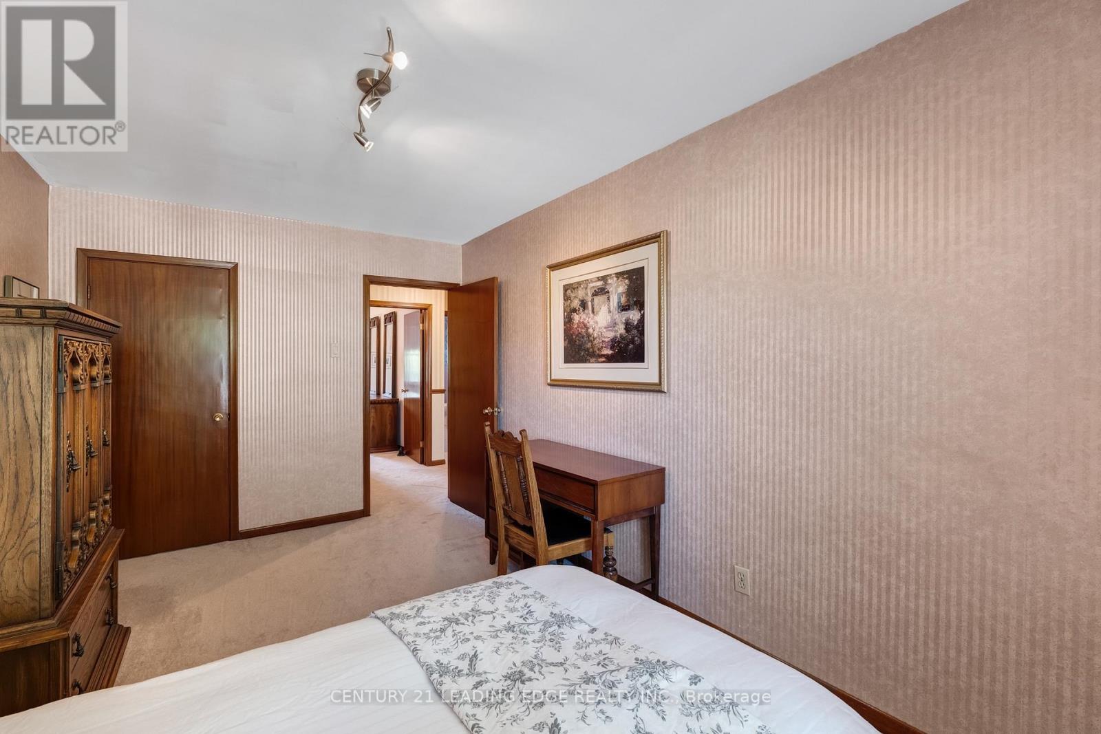 47 SHENDALE DRIVE - 28