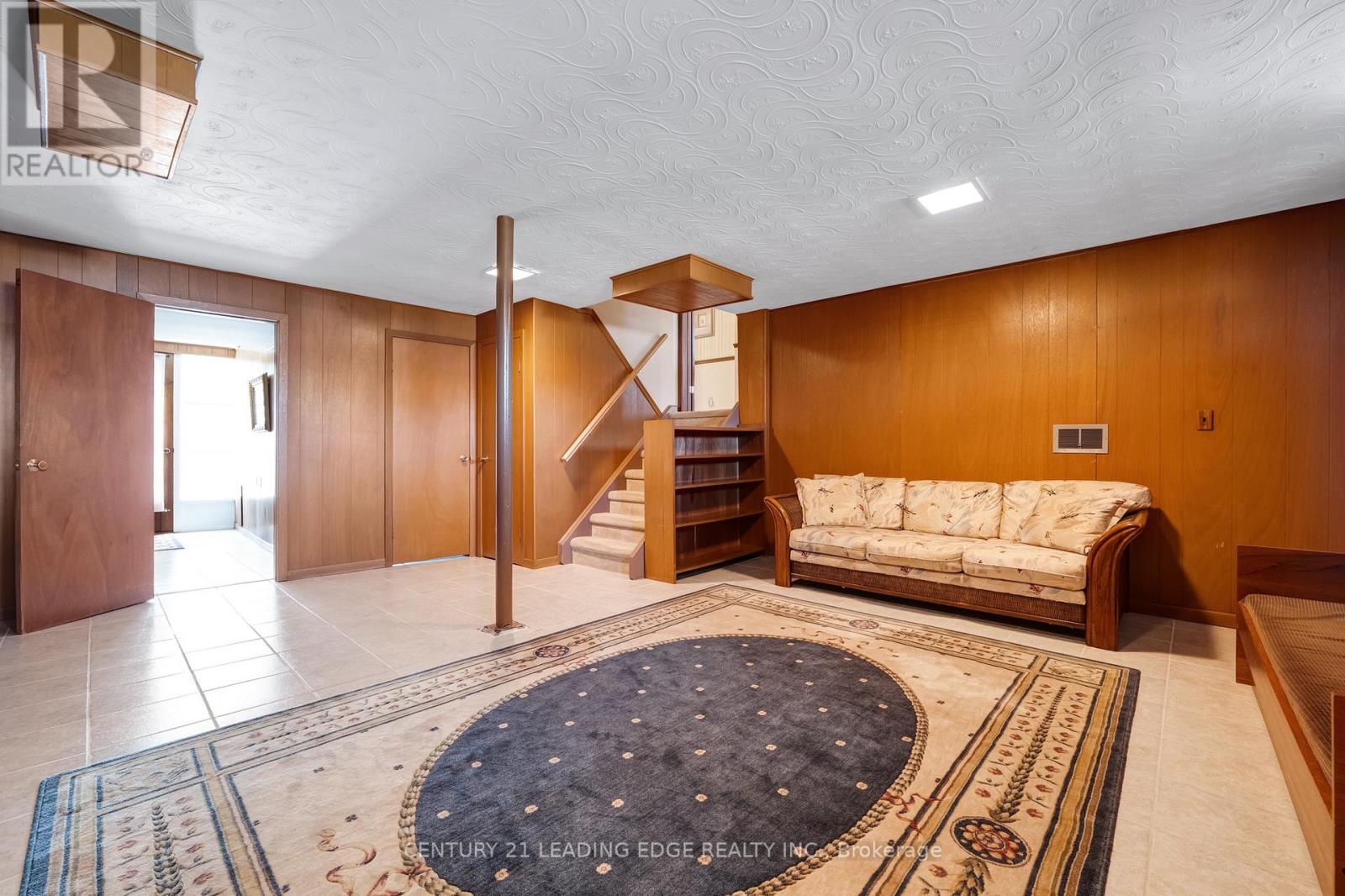 47 SHENDALE DRIVE - 31