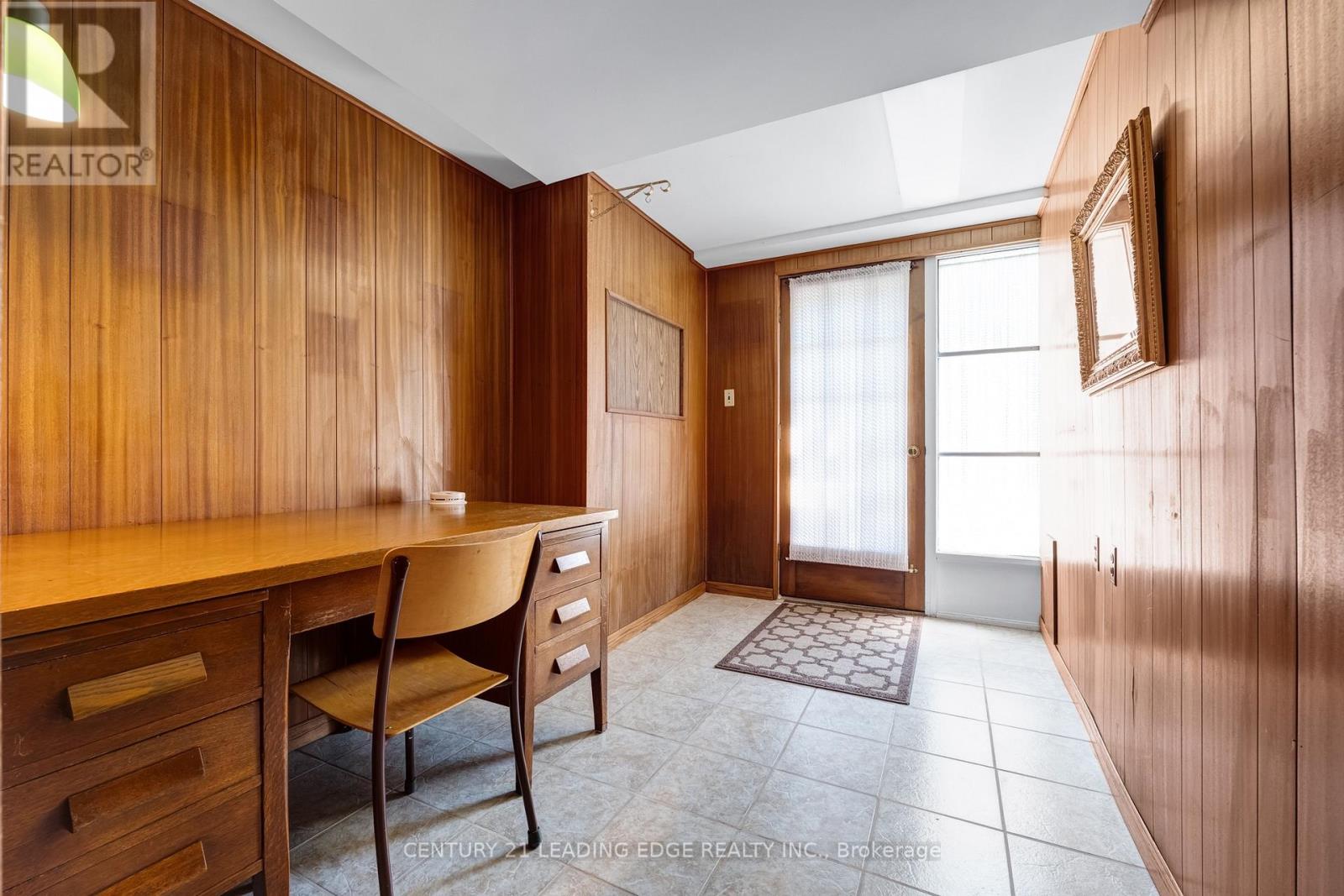47 SHENDALE DRIVE - 32
