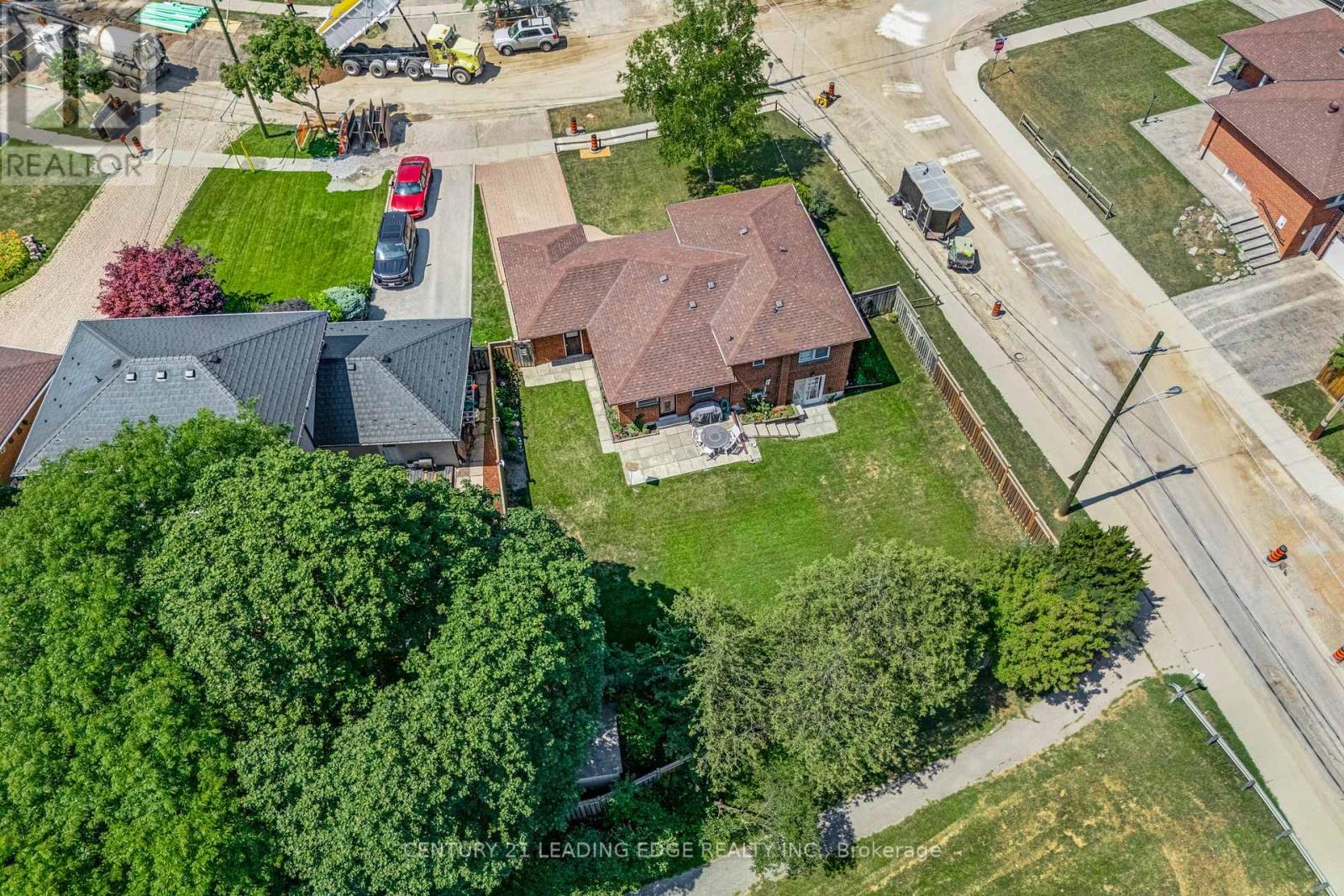 47 SHENDALE DRIVE - 42