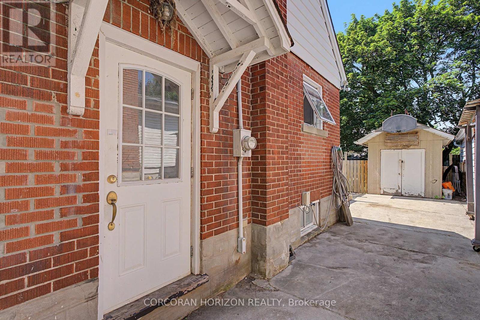 80 BLUCHER STREET - 30